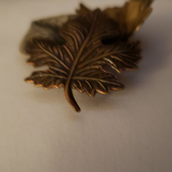 Vintage 3-Leaf Brooch Pin Maple Leaf Mixed Metal Matte 3D Autumn Fall Jewelry - Picture 5 of 9